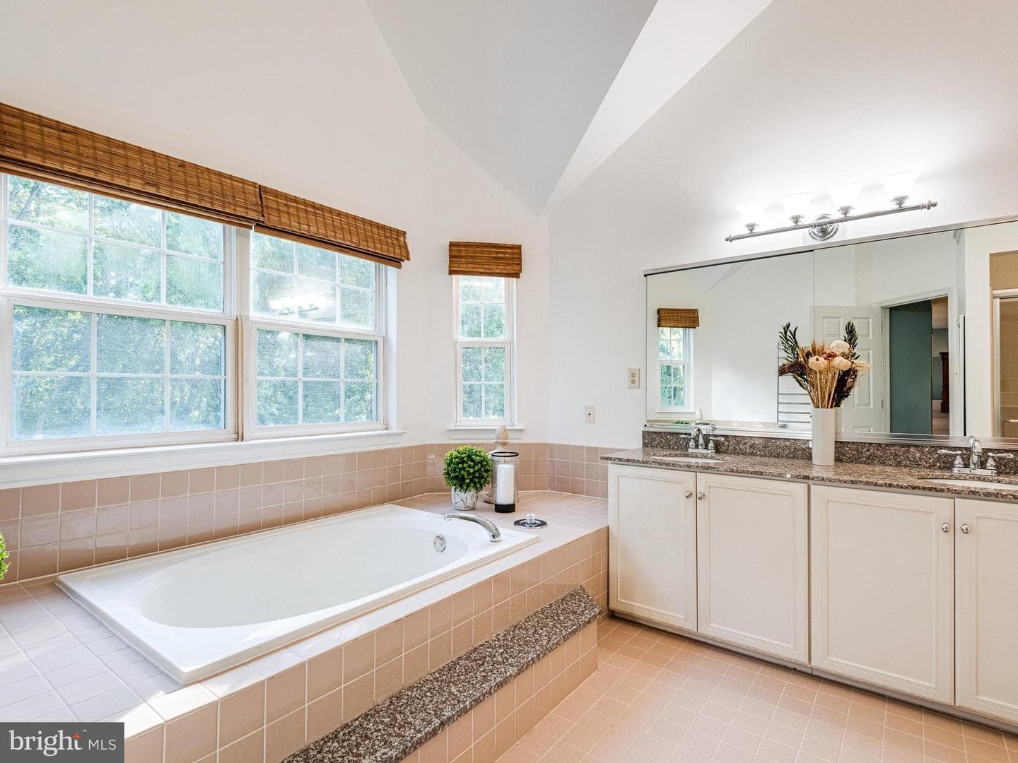 111 Knoll Drive photo 40