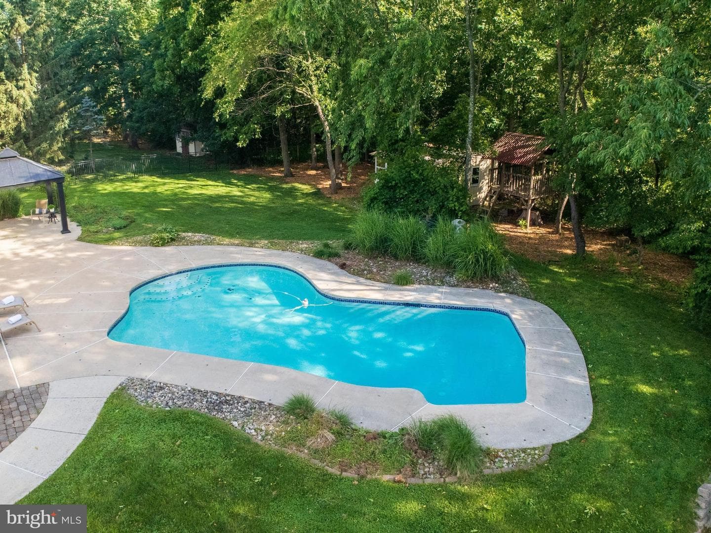 111 Knoll Drive photo 63