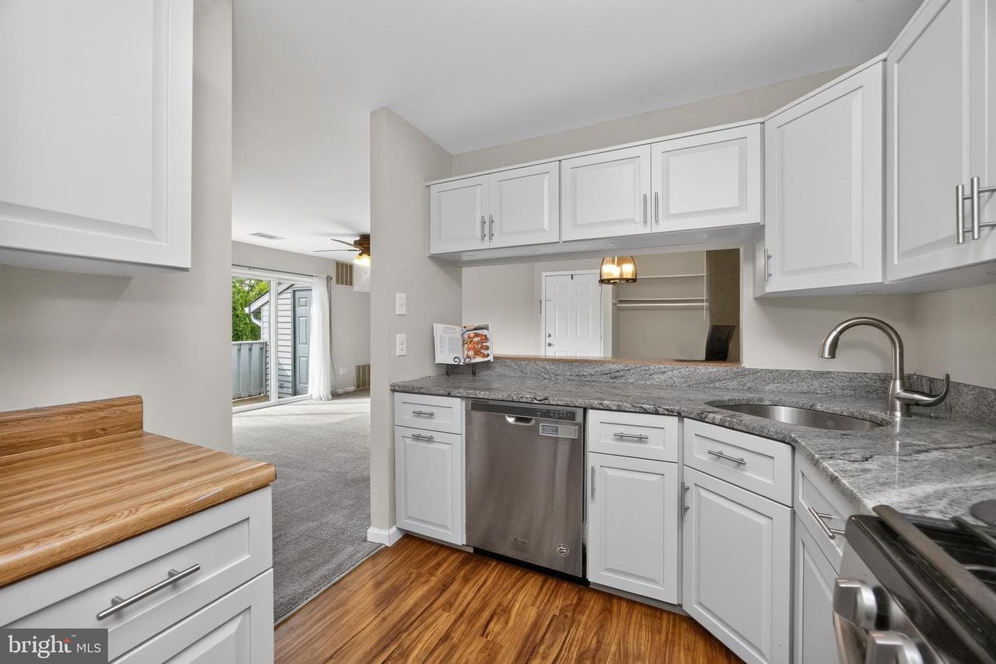 1016 Dogwood Court photo 10