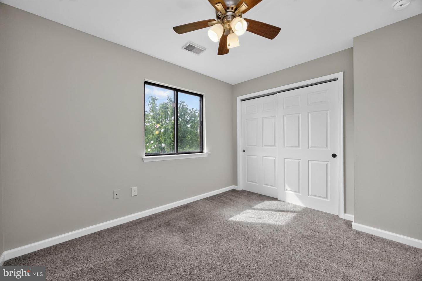 1016 Dogwood Court photo 16