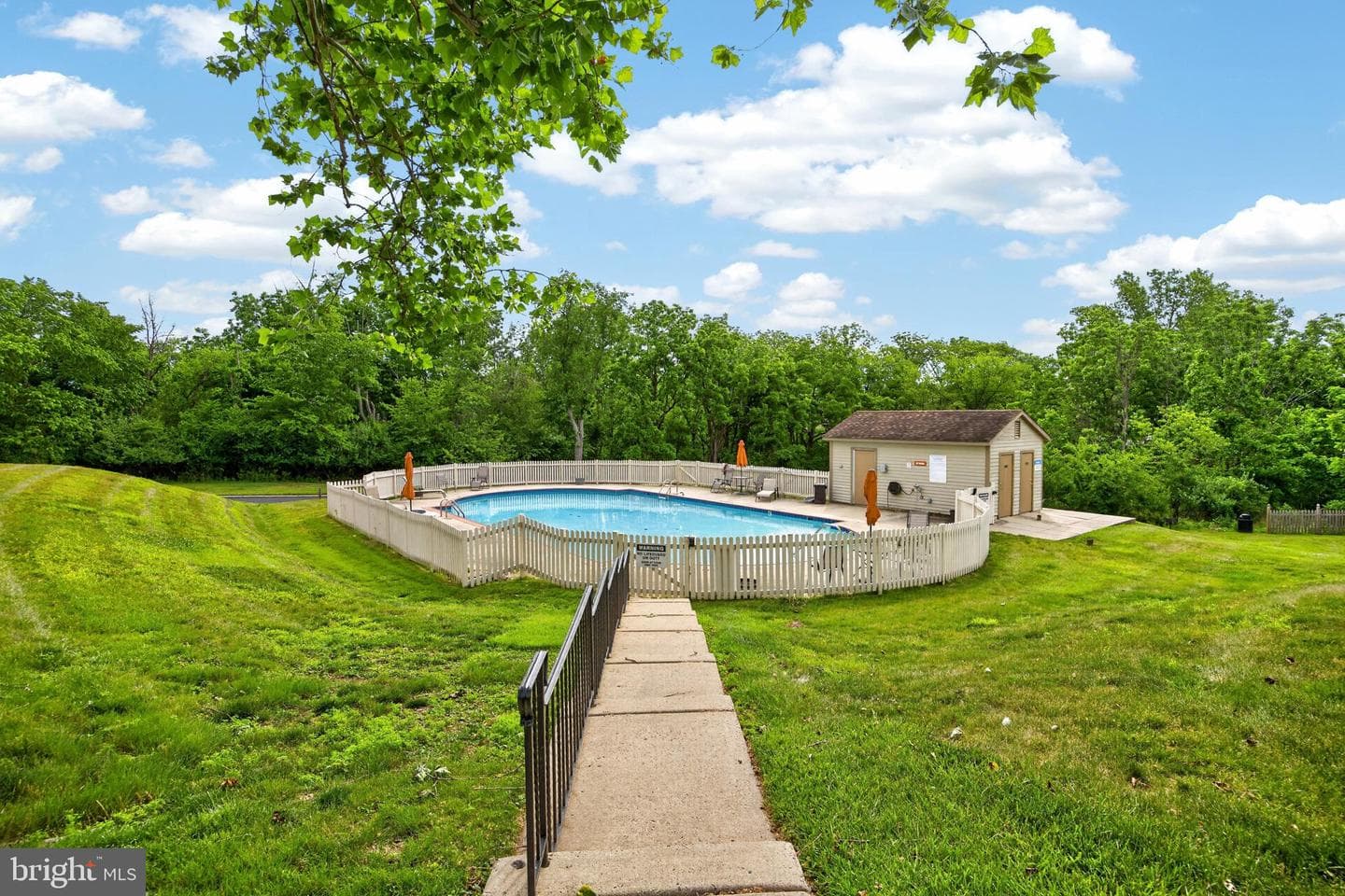 1016 Dogwood Court photo 31