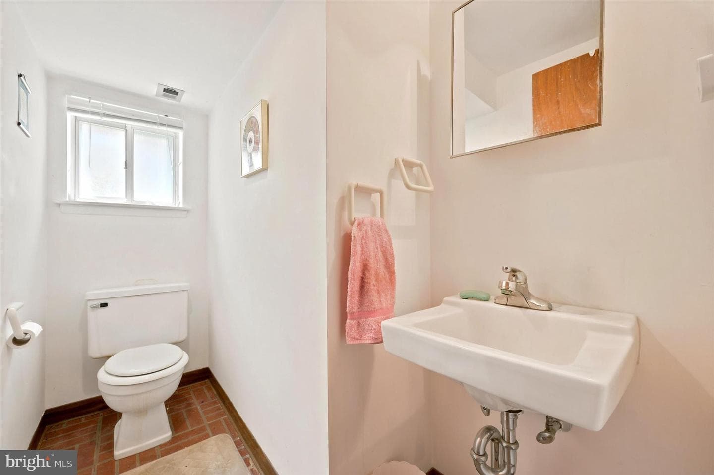 17 Loney Street photo 9