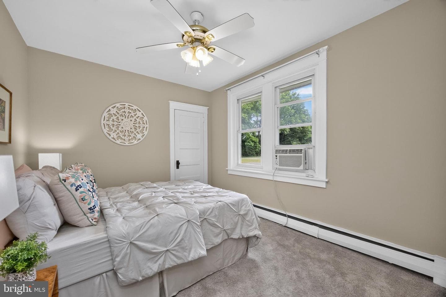 355 E Linfield Trappe Road photo 18