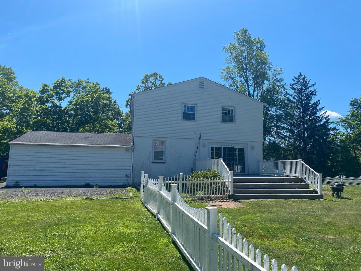 1380 Bernard Avenue photo 23