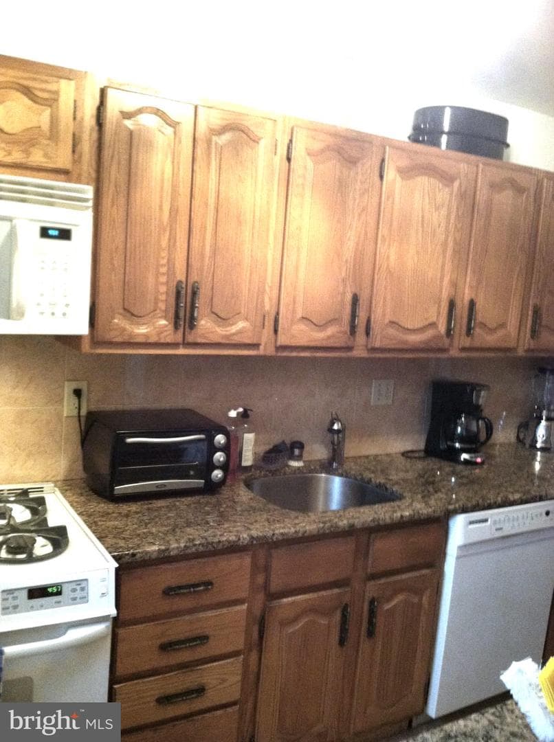 346 E Lancaster Avenue #212 photo 27