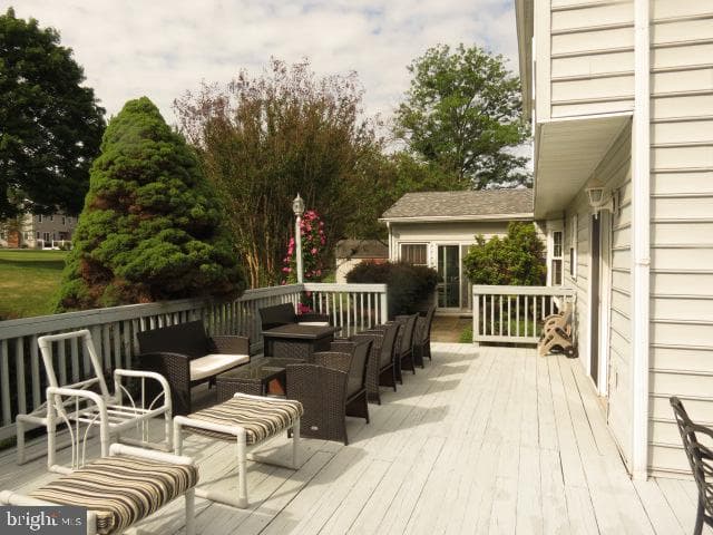 1120 Shepard Drive photo 8