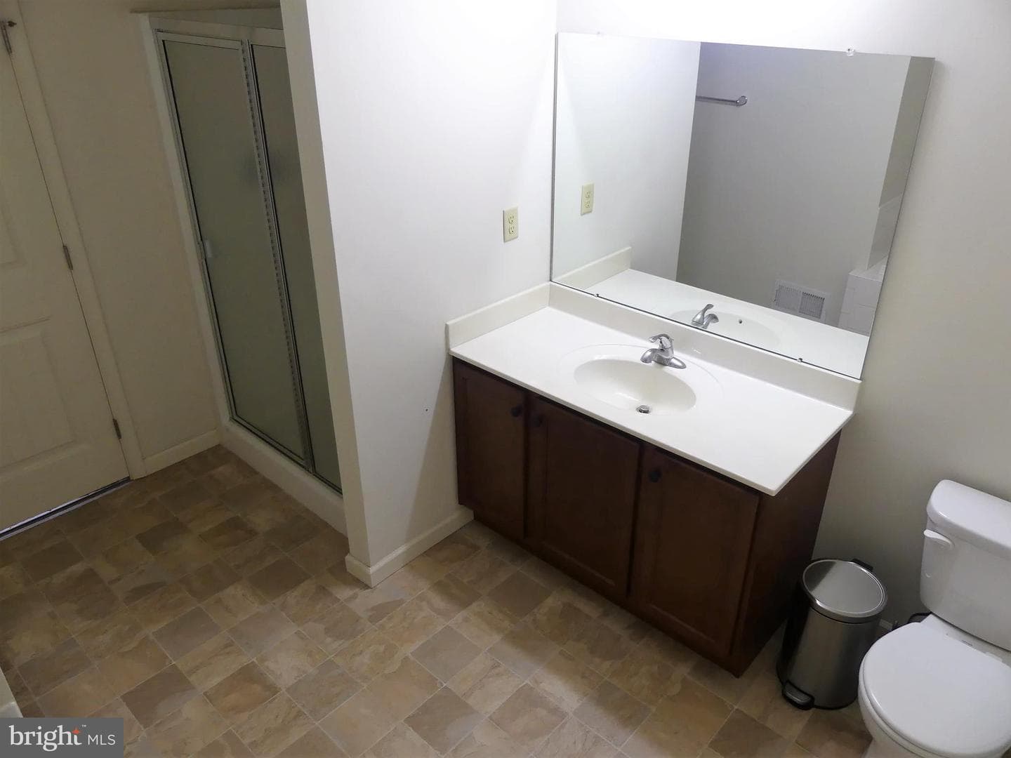 2124 Hanford Way photo 6