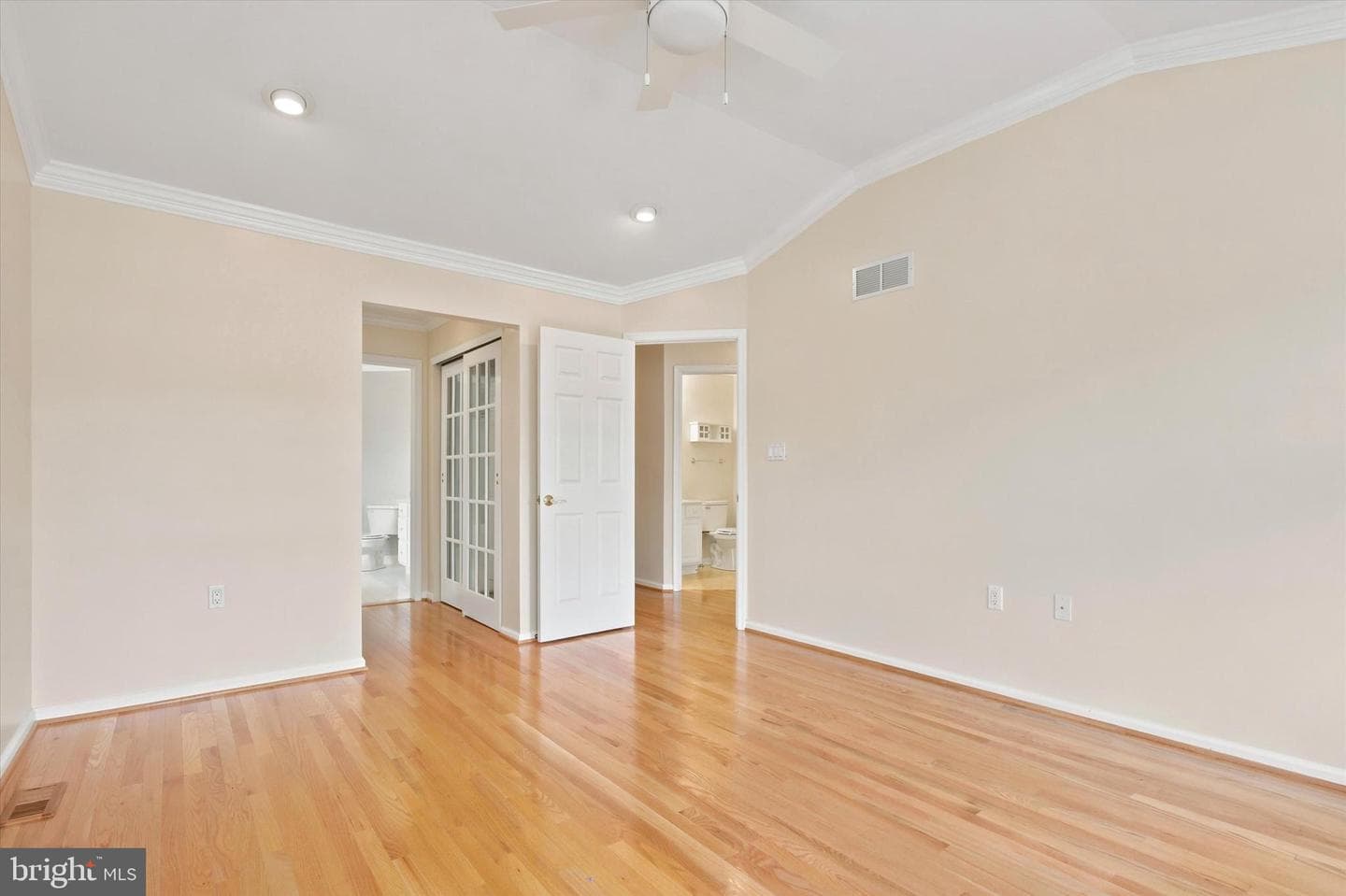 101 Raintree Crossing photo 17