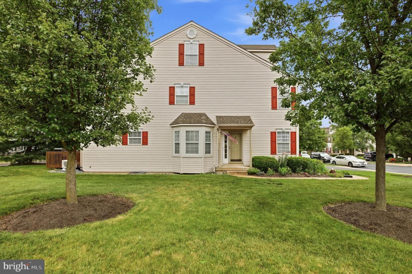 101 Raintree Crossing photo 3