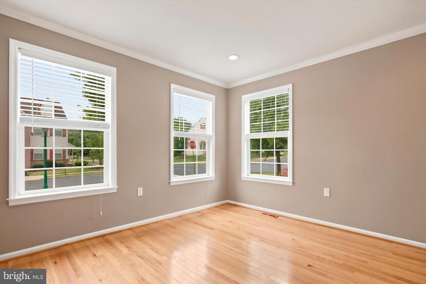 101 Raintree Crossing photo 4