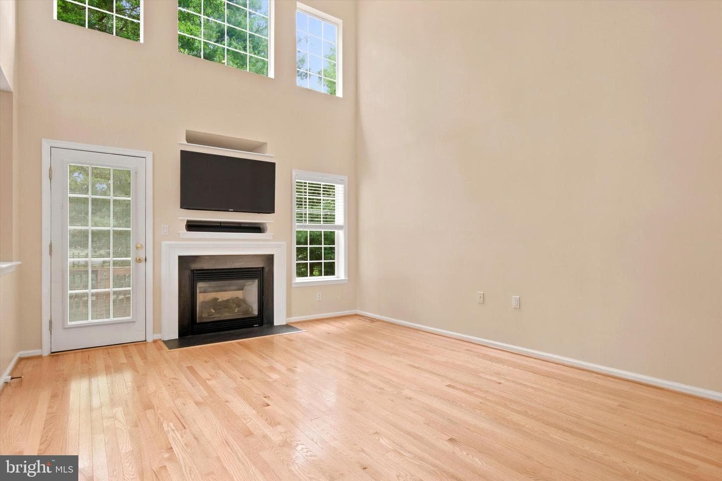 101 Raintree Crossing photo 9