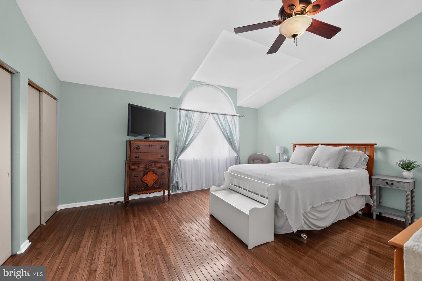 9 Linden Court photo 16