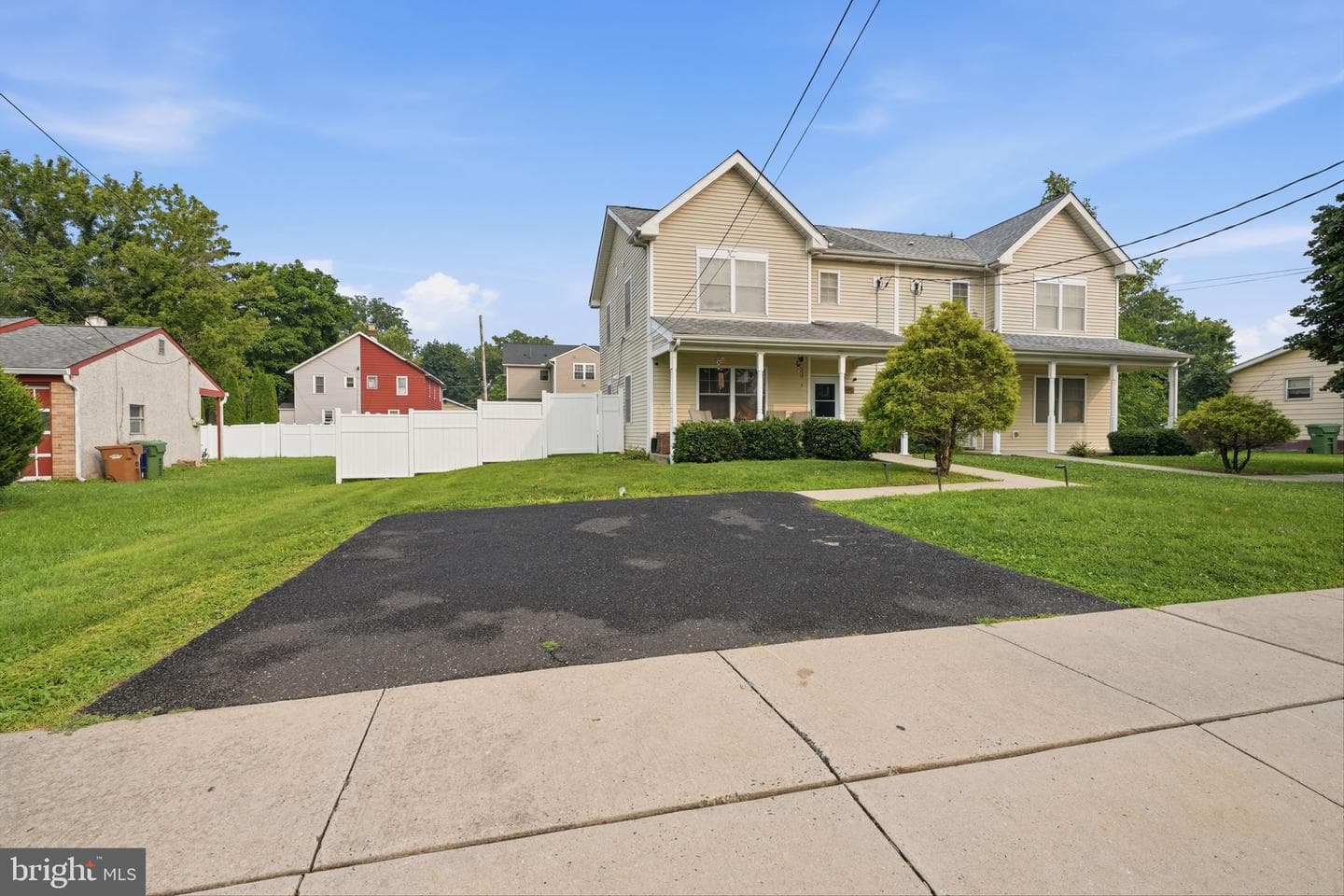 335 Linden Avenue photo 2