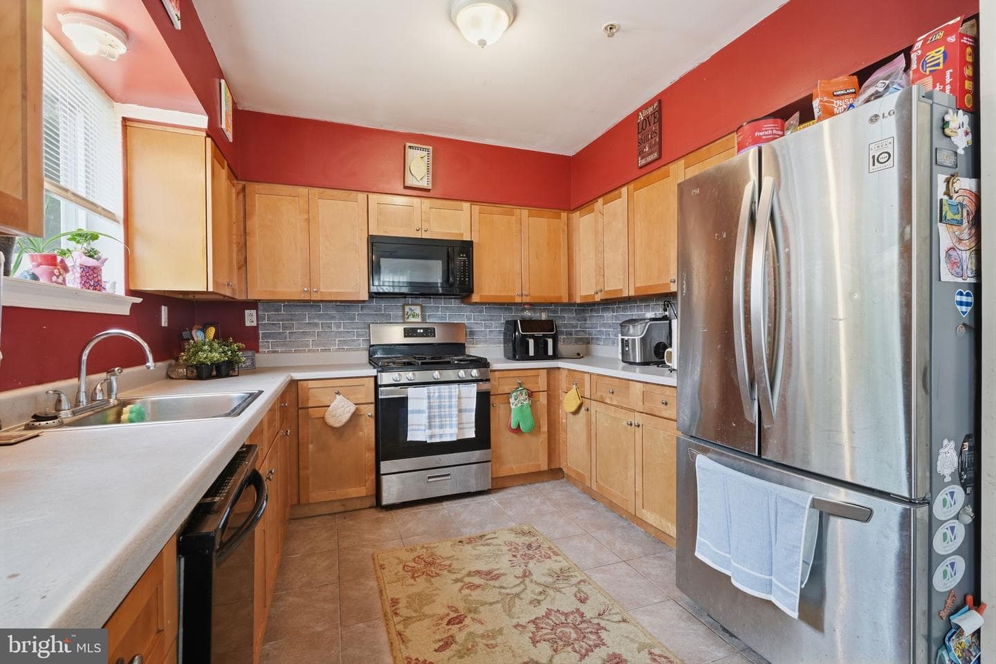 335 Linden Avenue photo 7