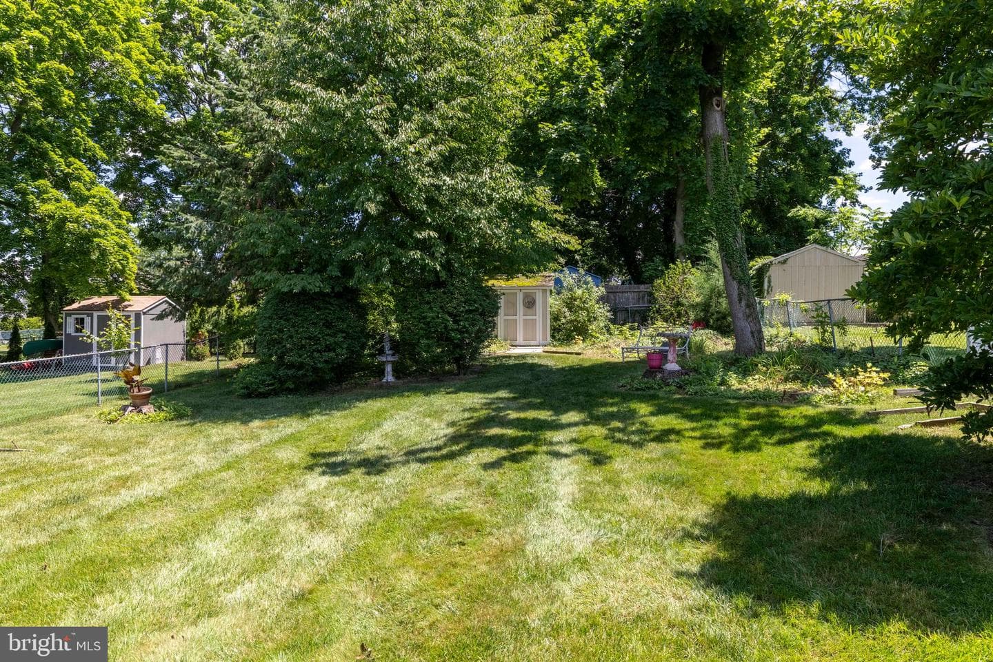 1637 Crestview Avenue photo 9