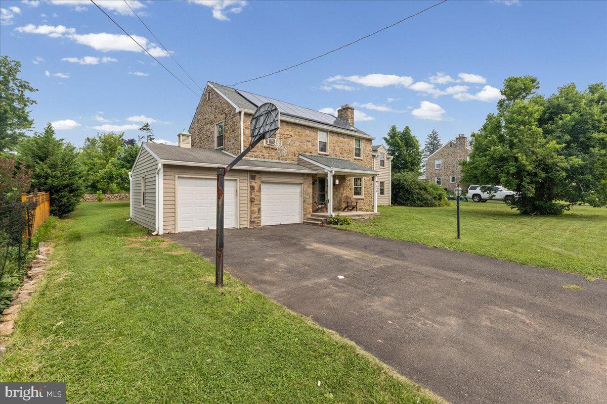 514 Summit Avenue photo 2