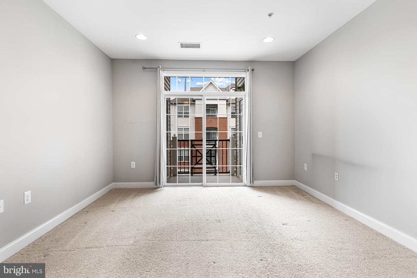 300 W Elm Street #2223 photo 11