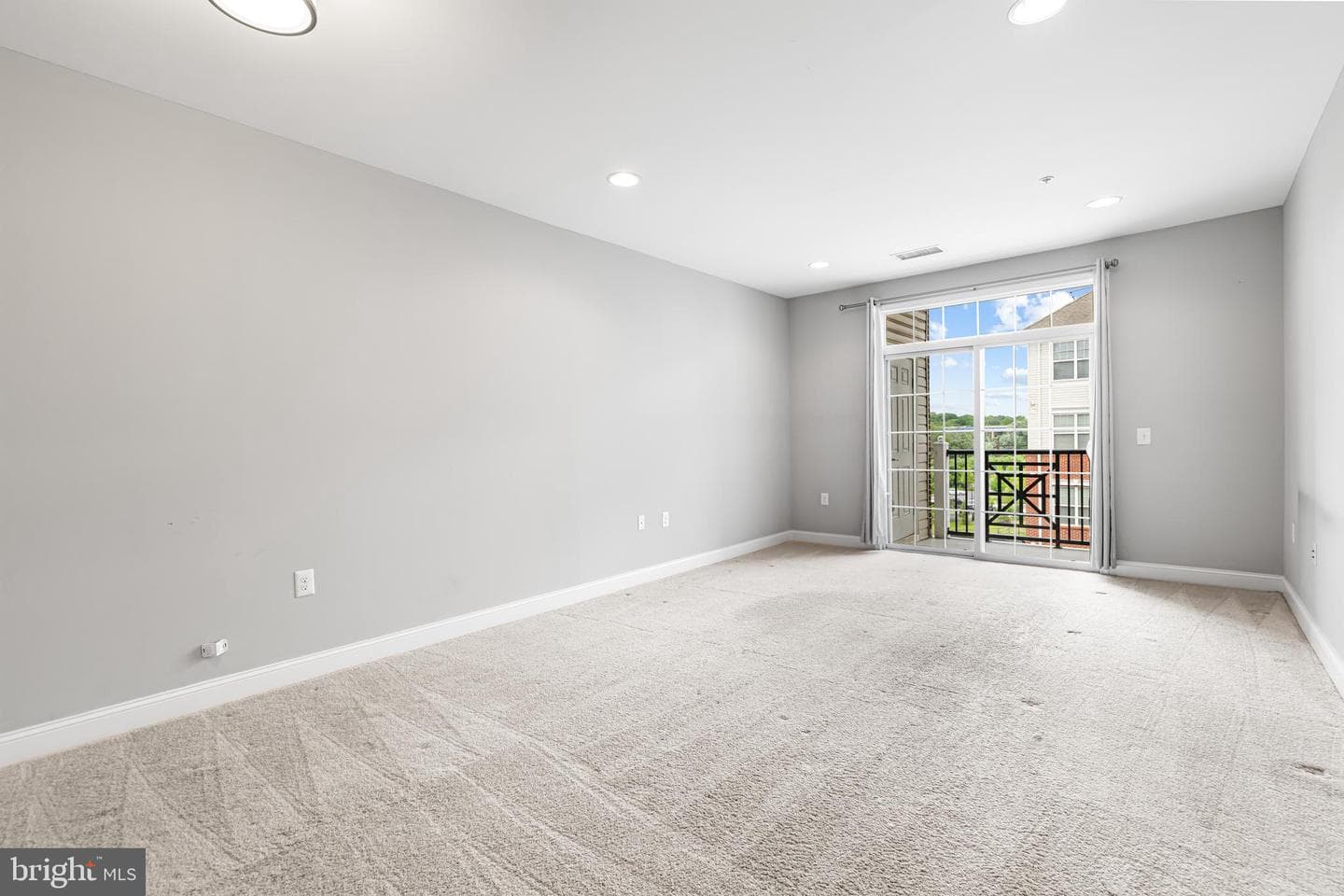 300 W Elm Street #2223 photo 13