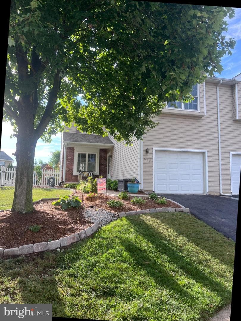 677 Honeysuckle Way, Pennsburg