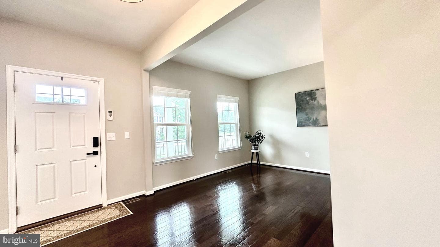1715 Hedgewood Road photo 4