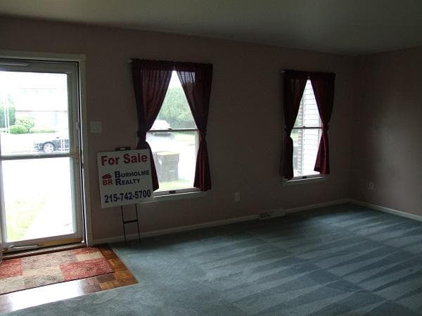 3236 Roxbury Road, Hatfield