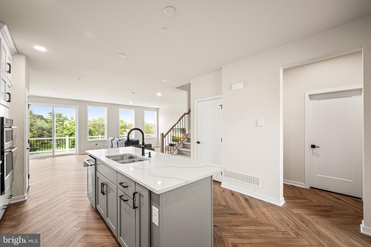352 Aspen Way photo 7