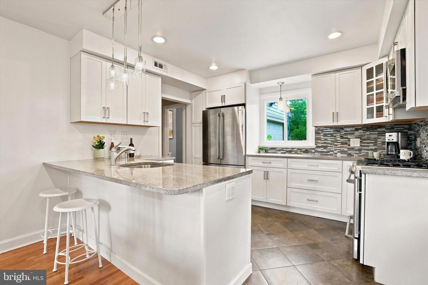 415 Charles Lane photo 11