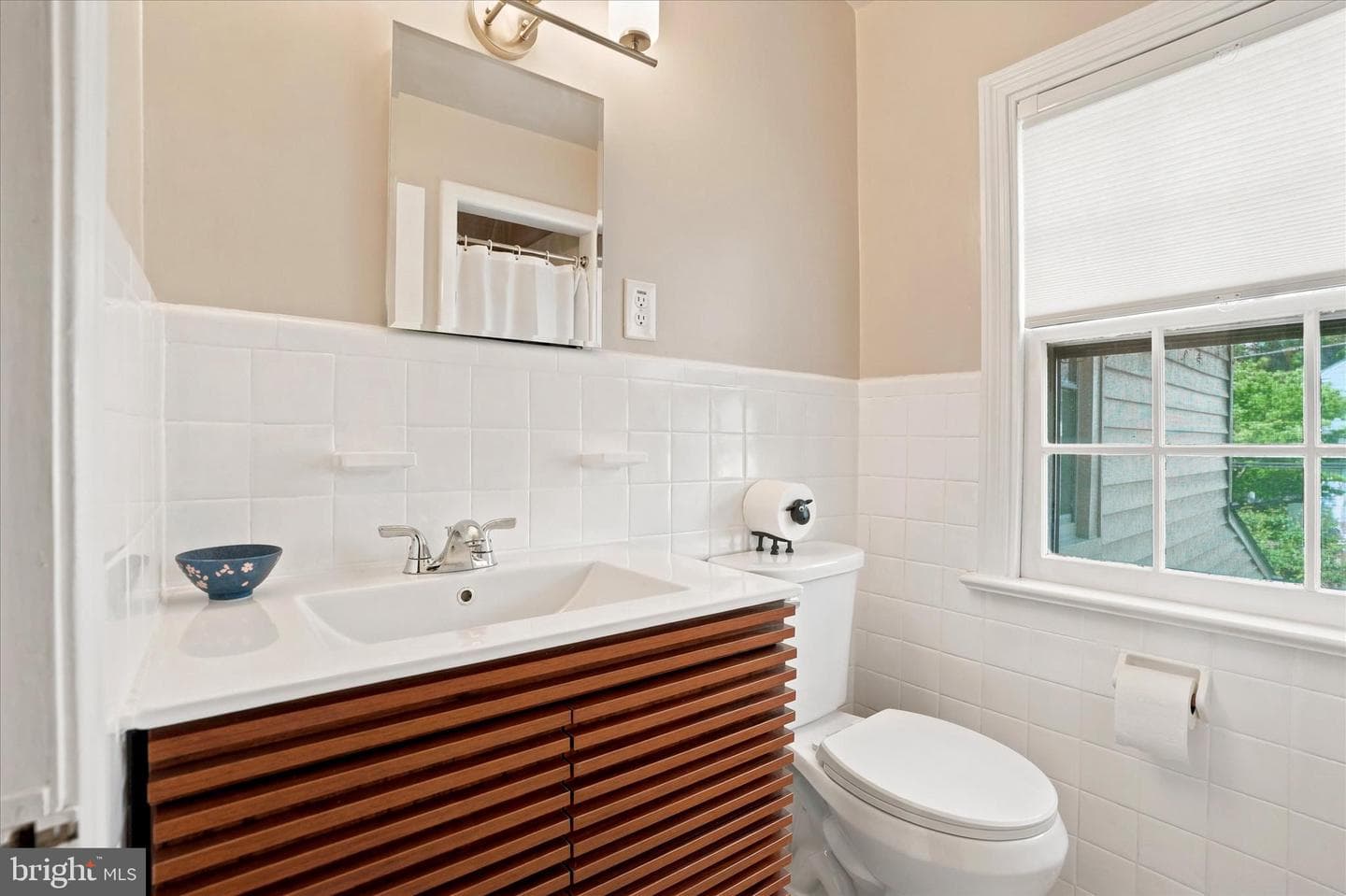 415 Charles Lane photo 18