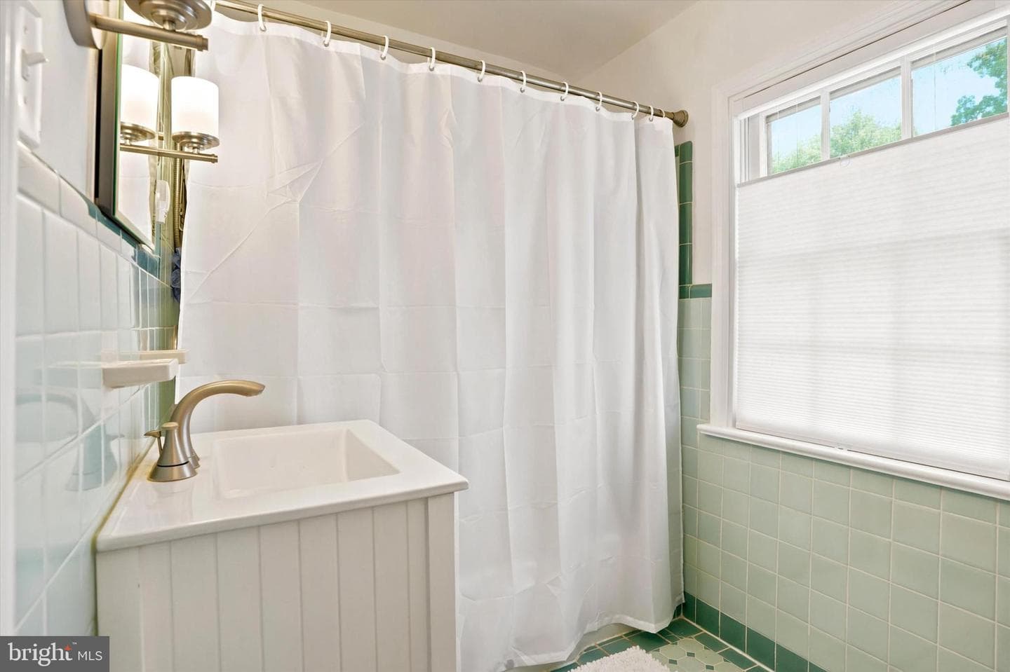 415 Charles Lane photo 24