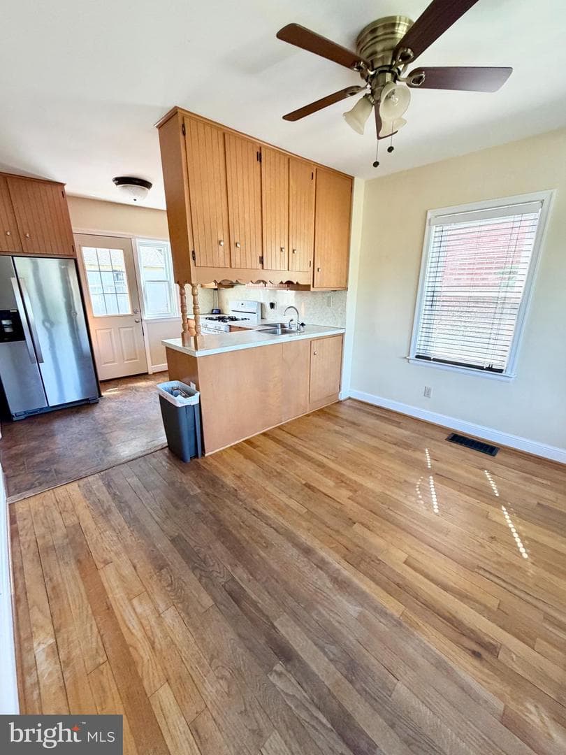 1421 Cherry Lane photo 5