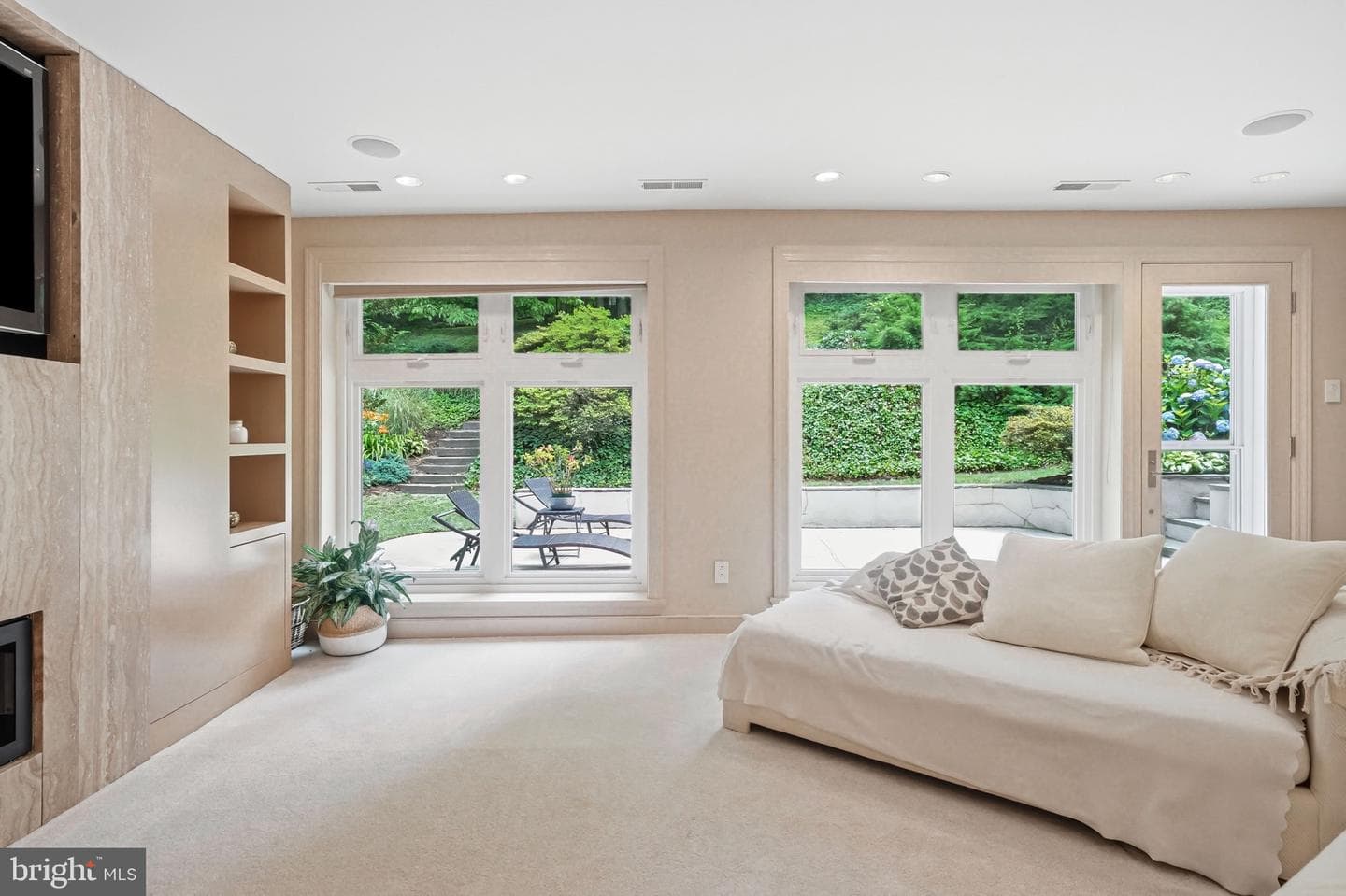 1119 Centennial Road photo 1