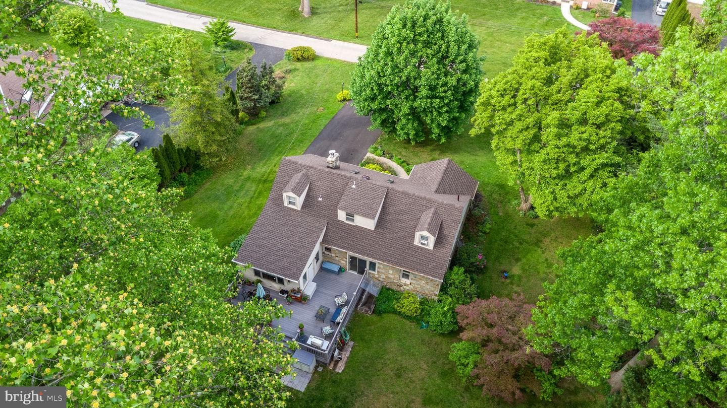 534 Pinney Road photo 3