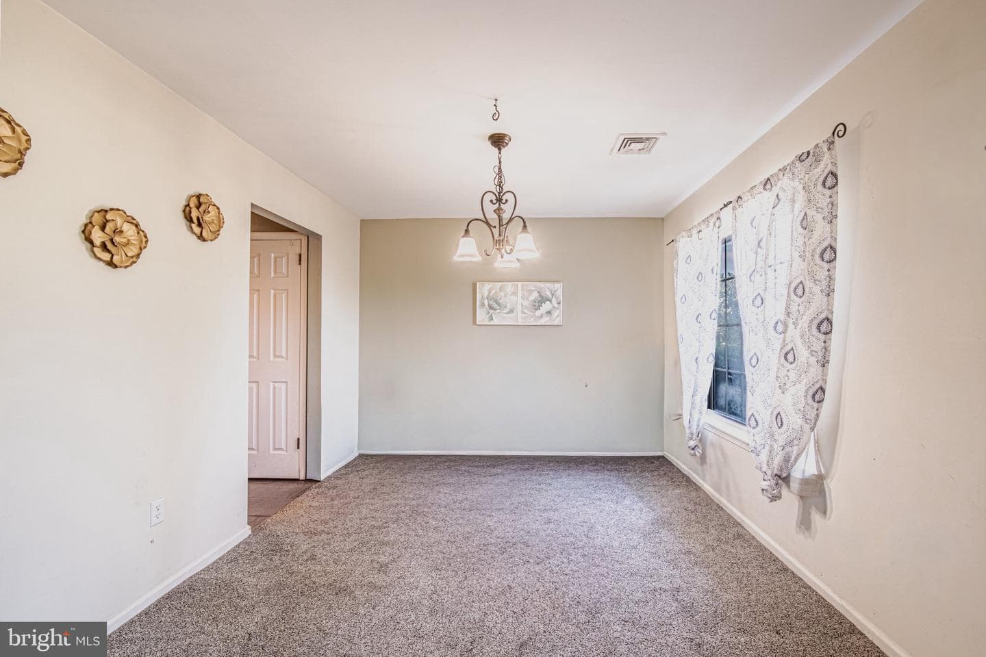 337 Pondview Drive photo 6
