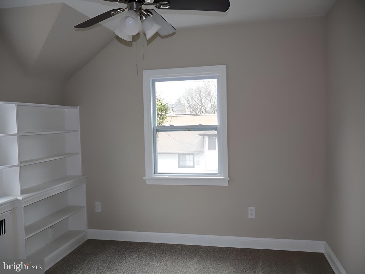 1516 Surrey Lane photo 16
