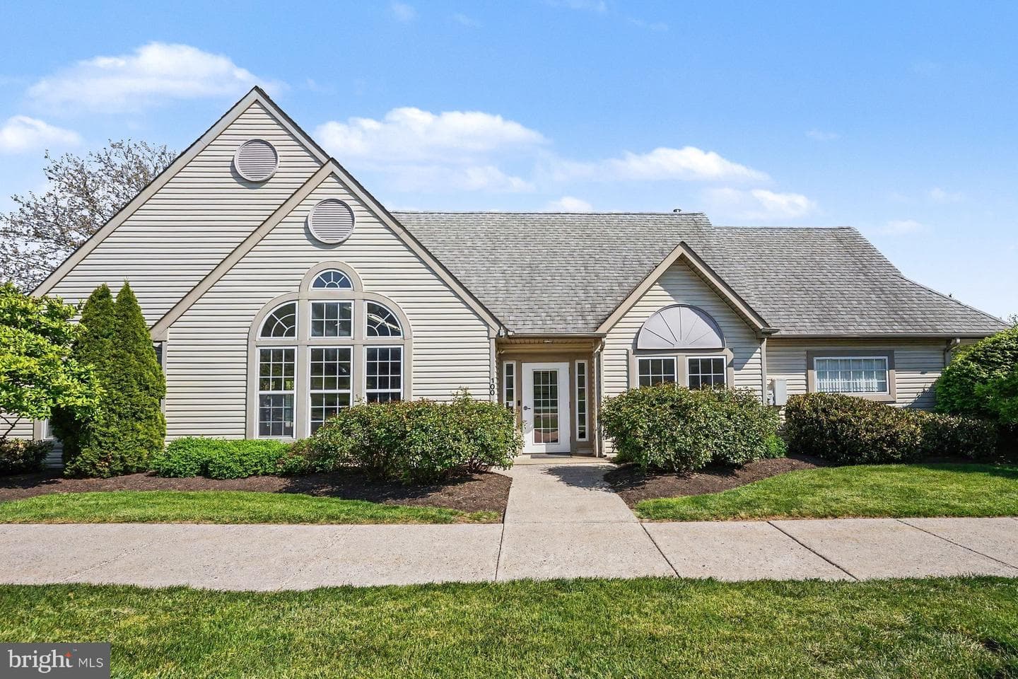 418 Nottingham Lane photo 32
