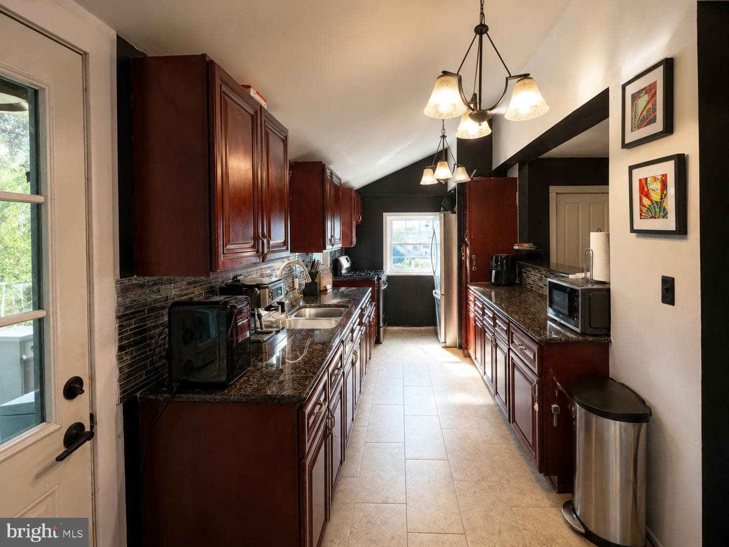 3033 Chestnut Street photo 8