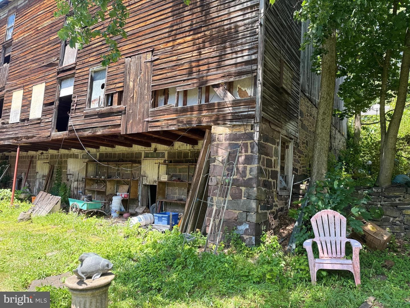 1630 Salford St photo 31