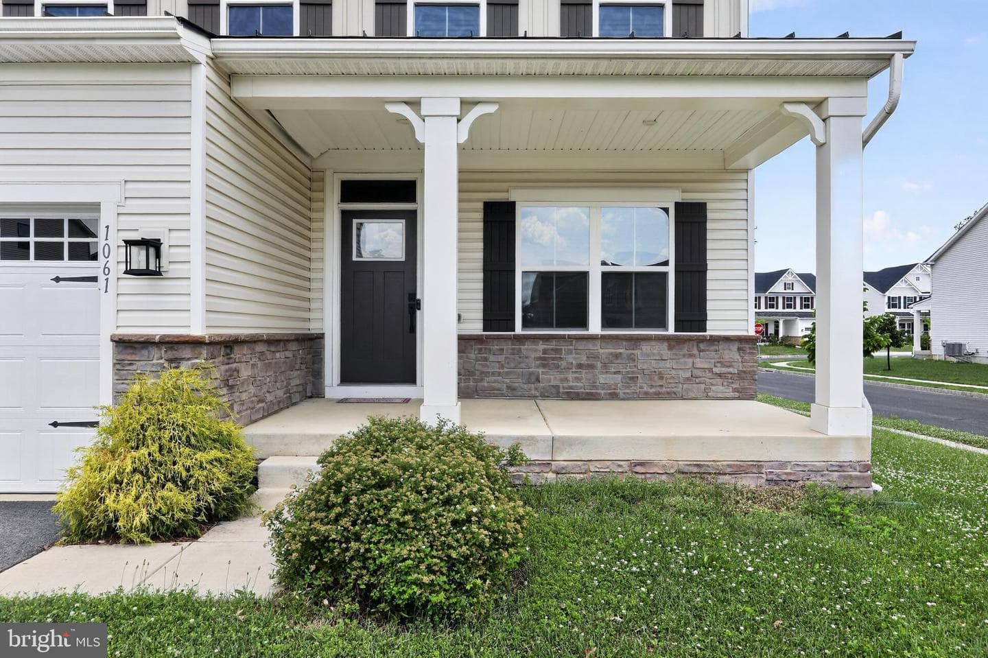 1061 Lifford Road photo 4