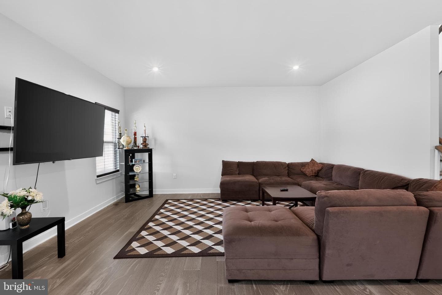 1061 Lifford Road photo 5