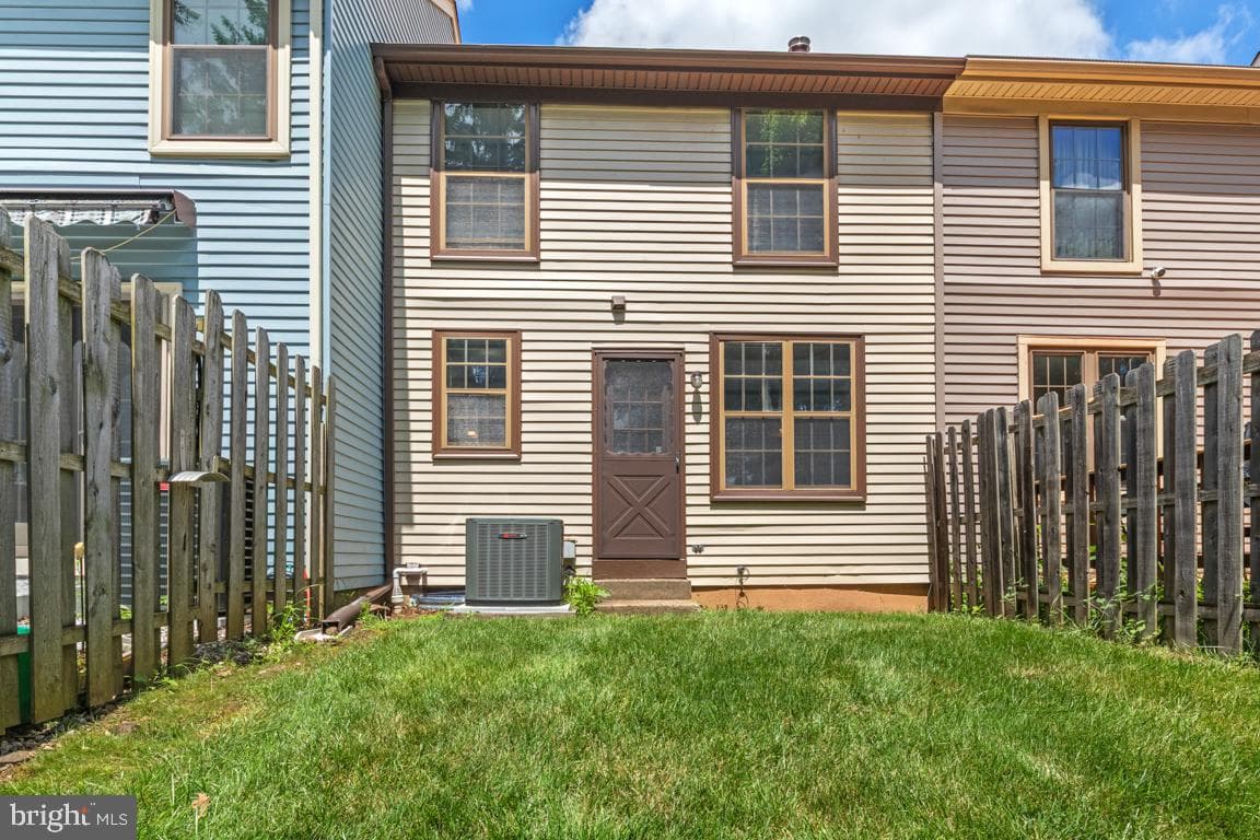 307 Franklin Court photo 20