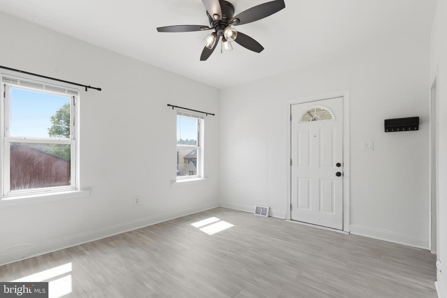 712 Wells Street photo 3