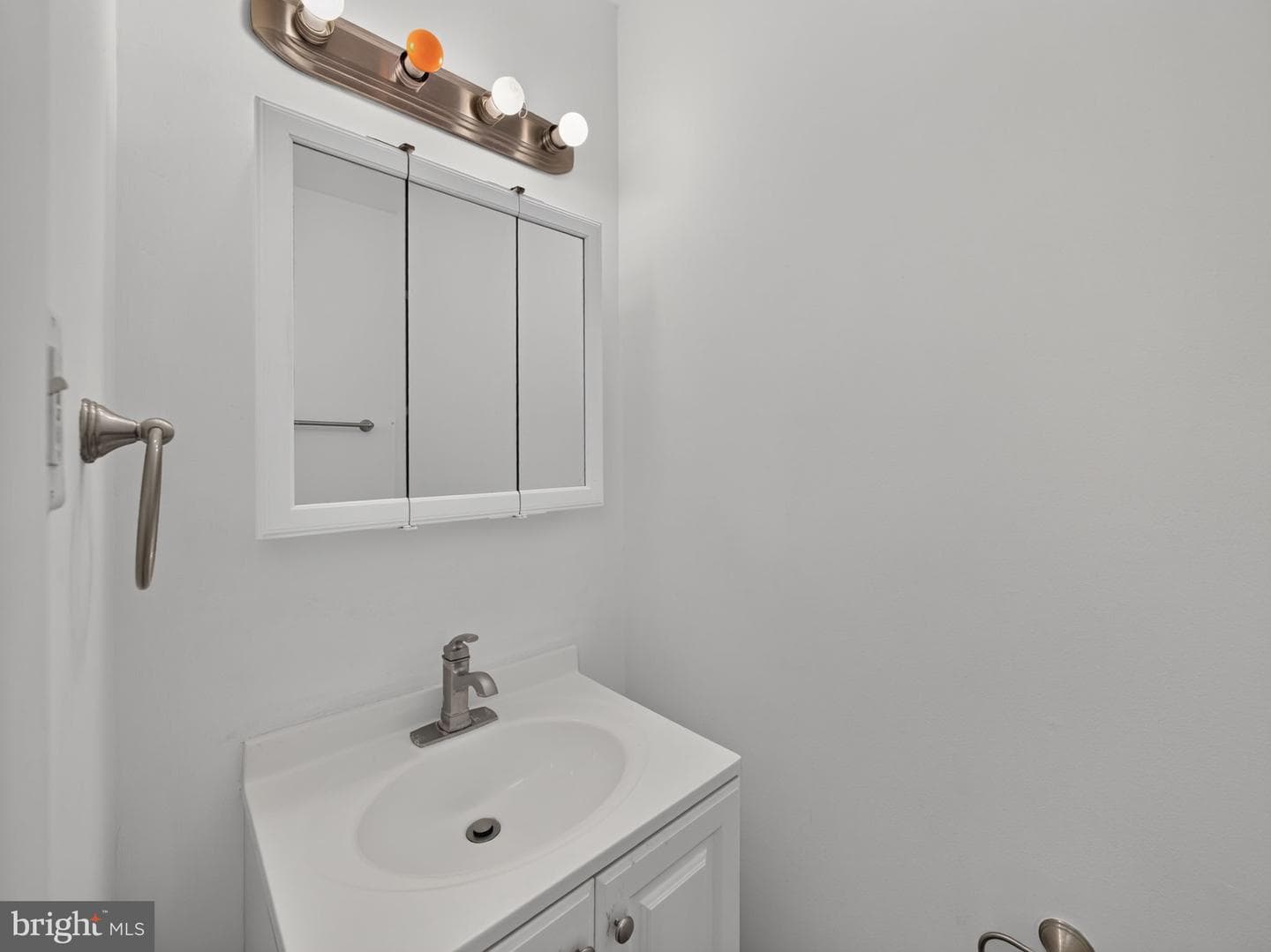 1098 Bayless Place photo 11
