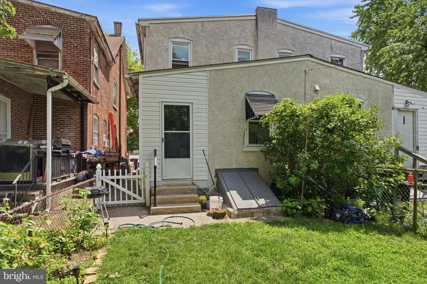 171 N York Street photo 19