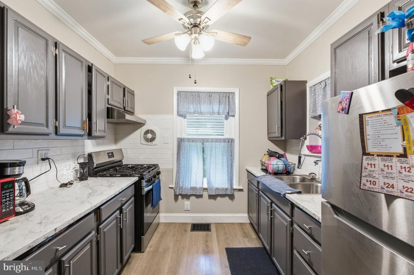 171 N York Street photo 6