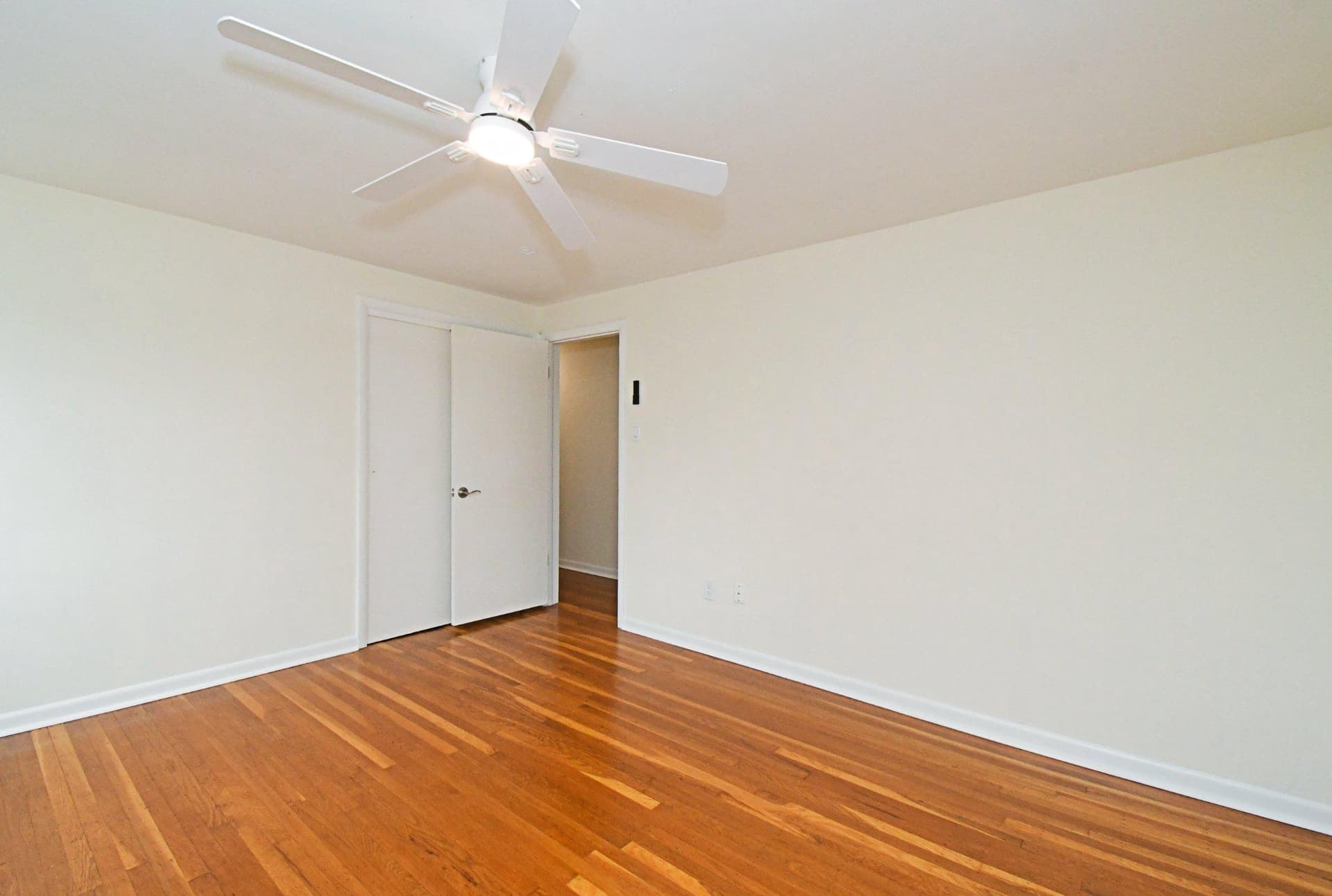 1017 Emerald Avenue photo 11