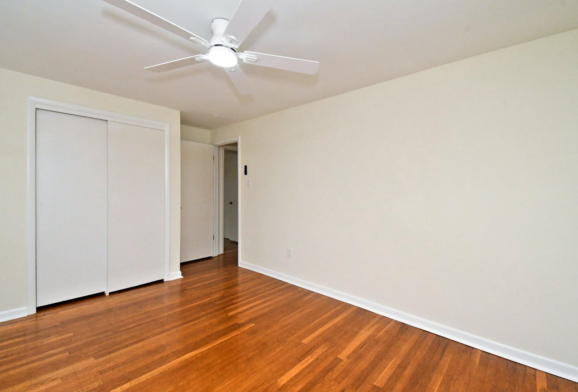 1017 Emerald Avenue photo 15