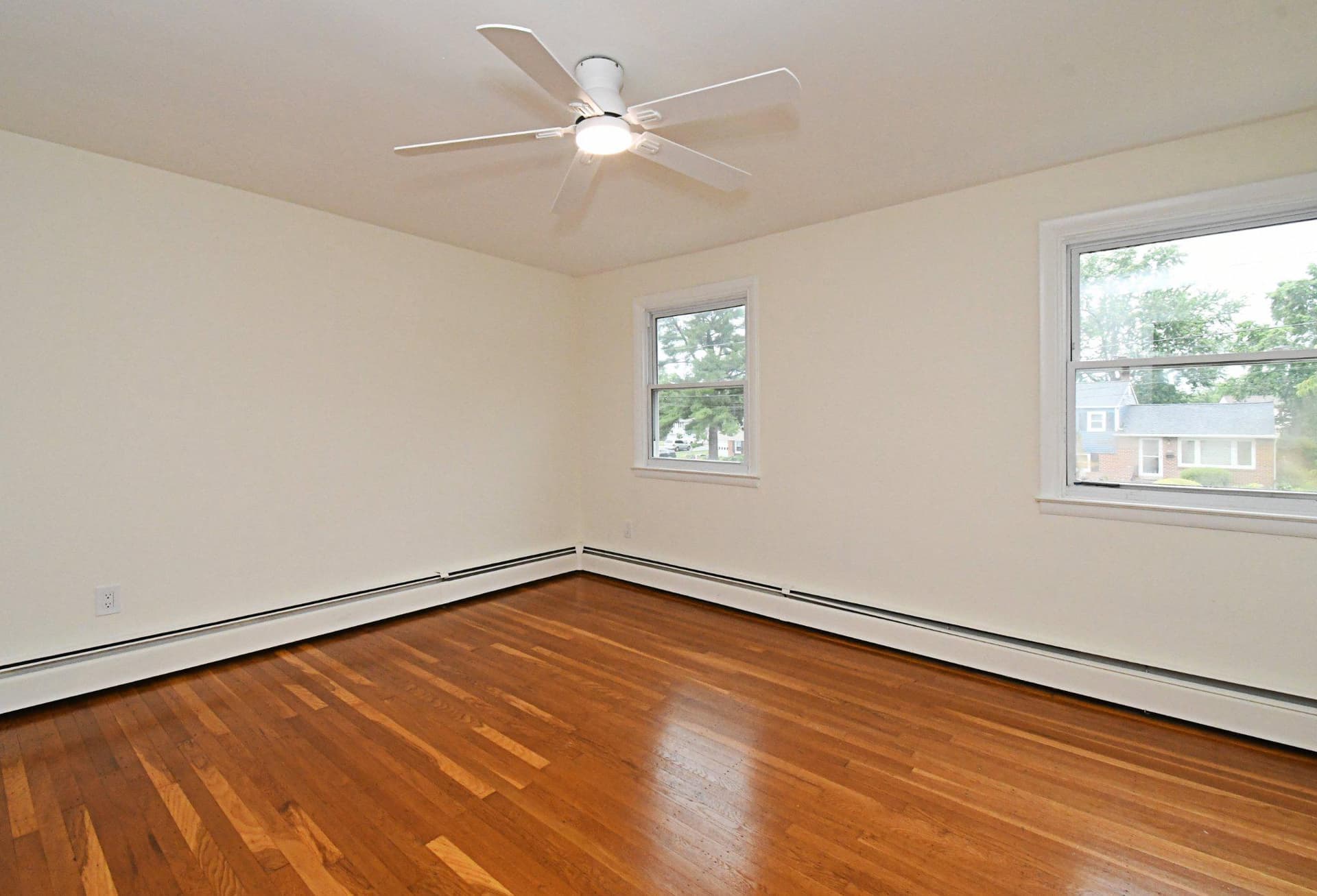 1017 Emerald Avenue photo 9