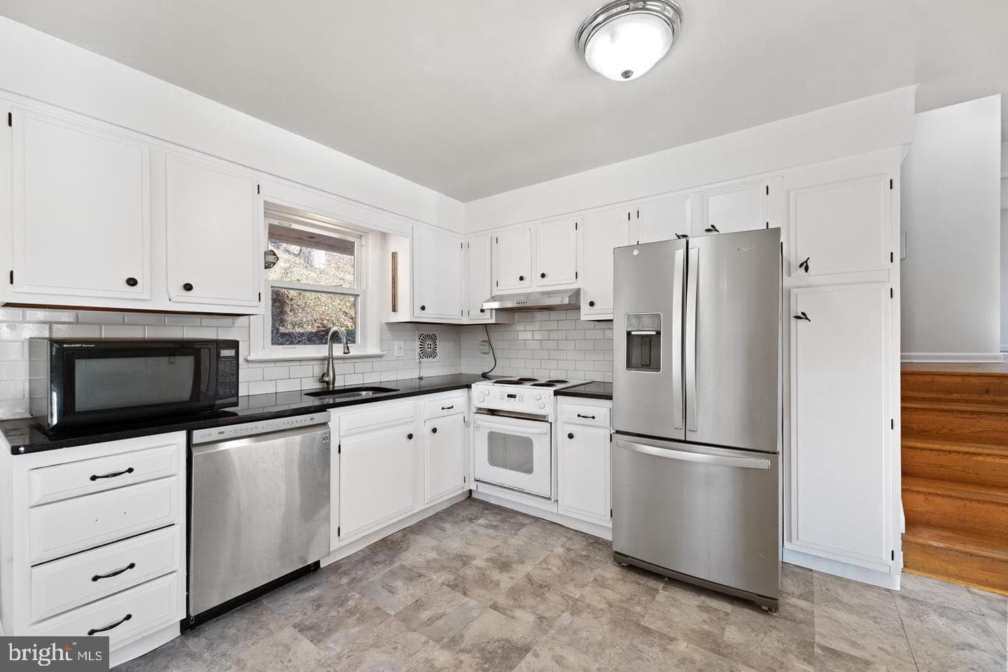 156 Gypsy Lane photo 35