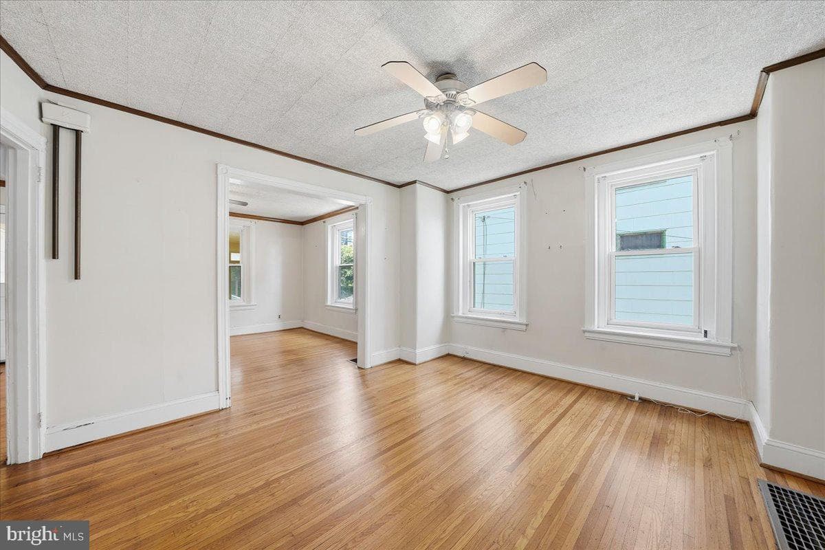 16 W Spring Avenue photo 11