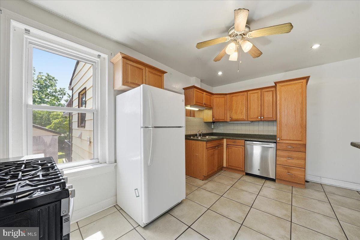 16 W Spring Avenue photo 15